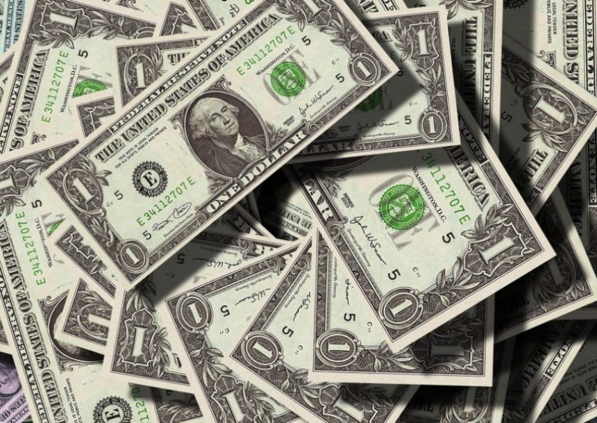 Dolar pao, a evro blizu maksimuma