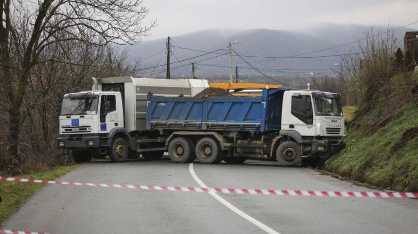 Postavljena treća barikada u opštini Zubin Potok