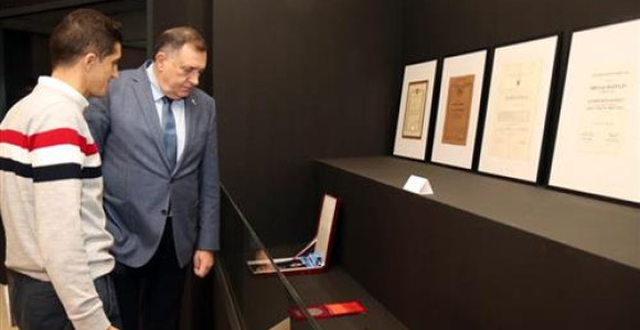 Banjaluka: Dodik otvorio izložbu o Nikoli Koljeviću