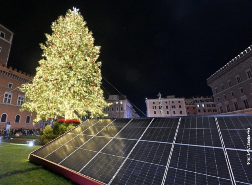Обиђите планету у новогодишњем издању – соларна јелка у Риму