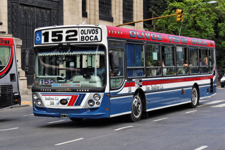 Oteo autobus da bi stigao kući da gleda utakmicu!