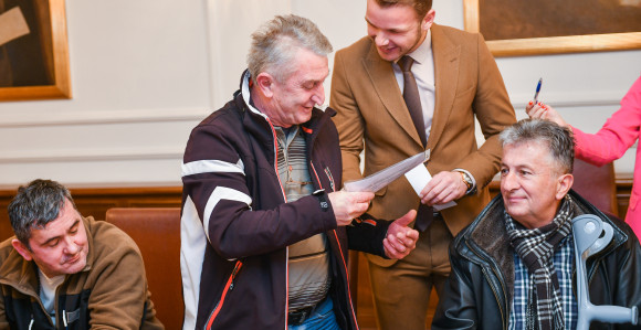 Gradonačelnik BL uručio rješenja za sto sugrađana