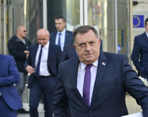 Kako vratiti kredit: Dodik moli Orbana, prodaje obveznice...