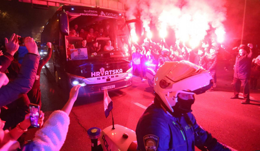 Хрватске фудбалере у Загребу дочекало 80.000 навијача
