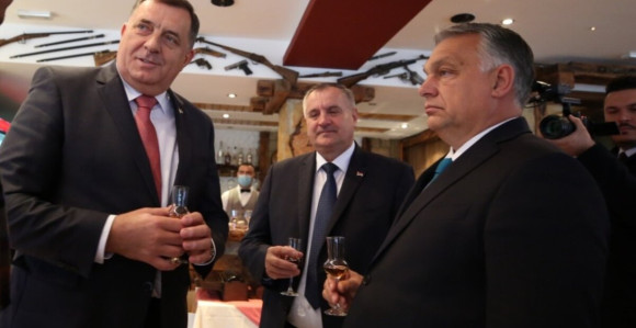 Kredit iz Orbanove banke za vraćanje dugova Srpske