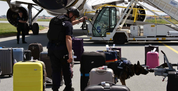 Uhapšen osumnjičeni za dojave o bombama u avionima