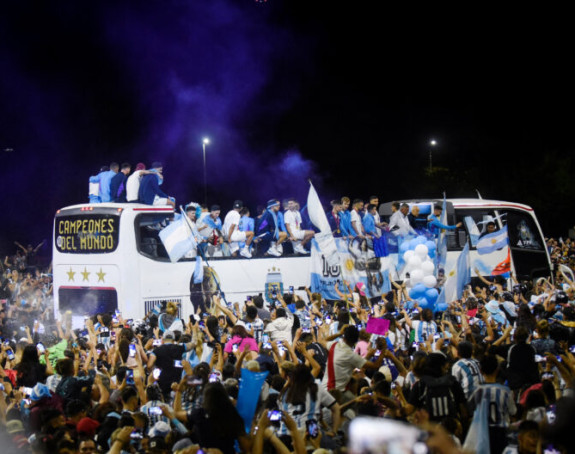 Argentina u transu dočekala svoje šampione (VIDEO)