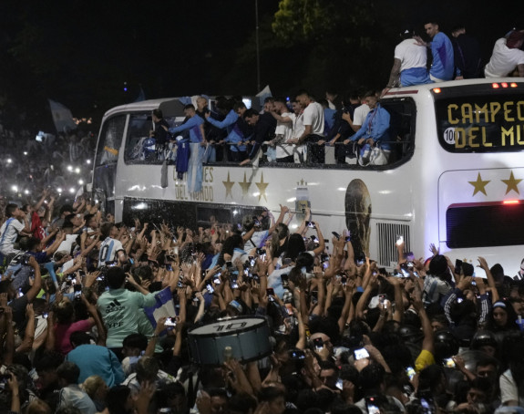 UZNEMIRUJUĆE Tragedija na dočeku Mesija i ...