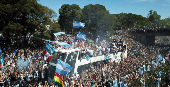 Nakon proslave Buenos Ajres u potpunosti uništen