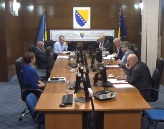 CIK priznao listić, ostaje li SNSD bez četvrtog delegata?