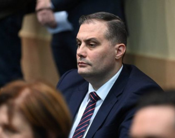 PRODALI VJERU ZA VEČERU – Ministar Bojan Vipotnik Hrvat a slavi Svetog Luku