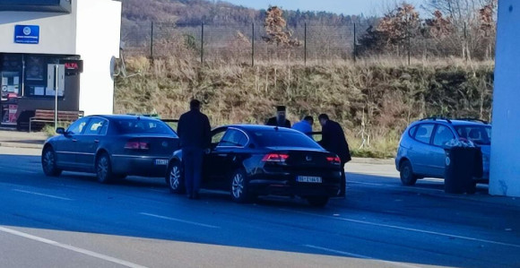 Patrijarhu Porfiriju zabranili da uđe na Kosovo i Metohiju