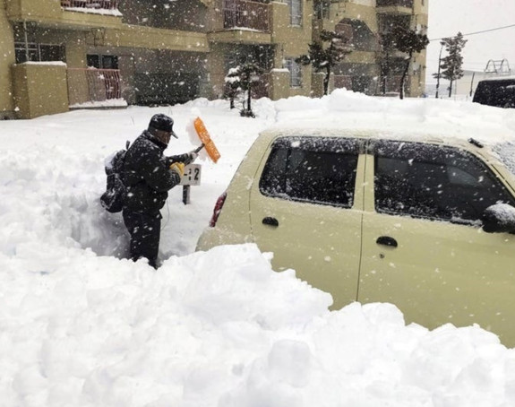 Rekordne snježne padavine u Japanu, 17 mrtvih