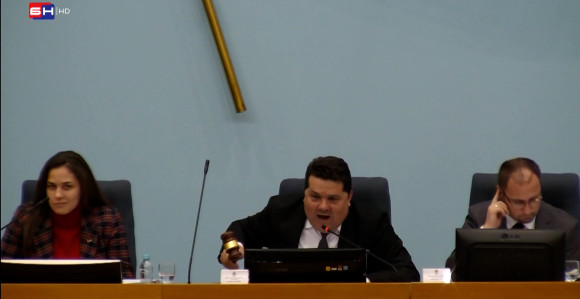 Stevandić likuje, udaljio Vukanovića iz sale (VIDEO)