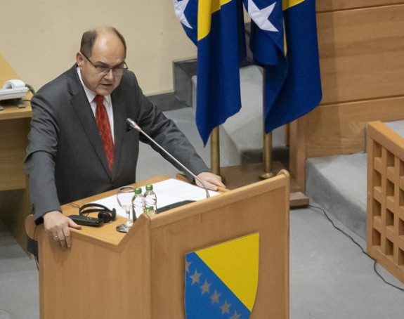 Srpska priznaje Šmita i sprovodi njegovu odluku