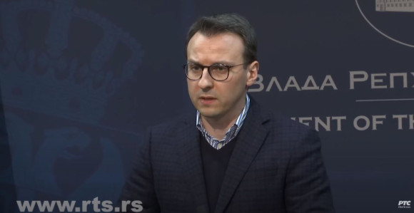 "Vučić je zamolio Srbe da se povuku sa barikada"