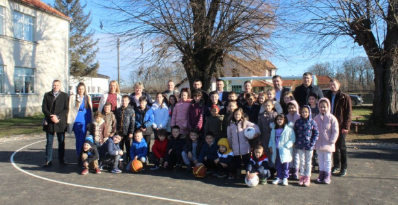Bijeljina: Završeno igralište škole u Pučilama