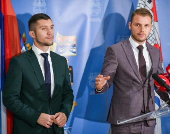 Usvojen rebelans grada, SNSD popustio