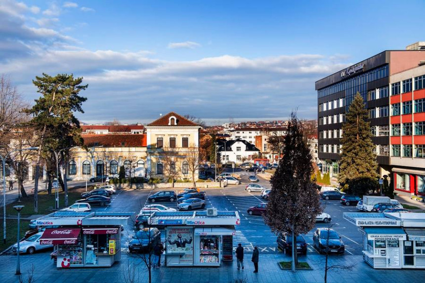 Građanima Srbije besplatan parking i u 2023. godini