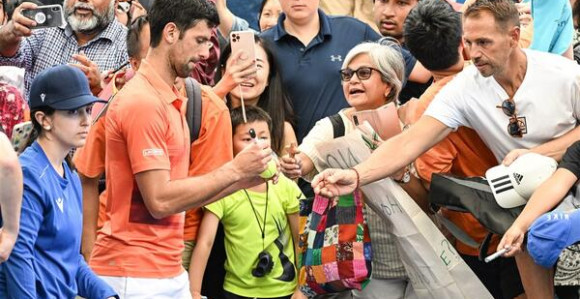 Лош почетак, али нестваран дочек за Новака Ђоковића