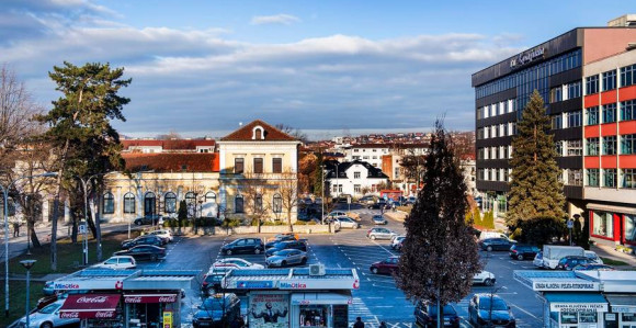 Građanima Srbije besplatan parking i u 2023. godini