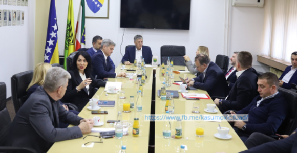 Осморка тражи разговор са Додиком и Човићем