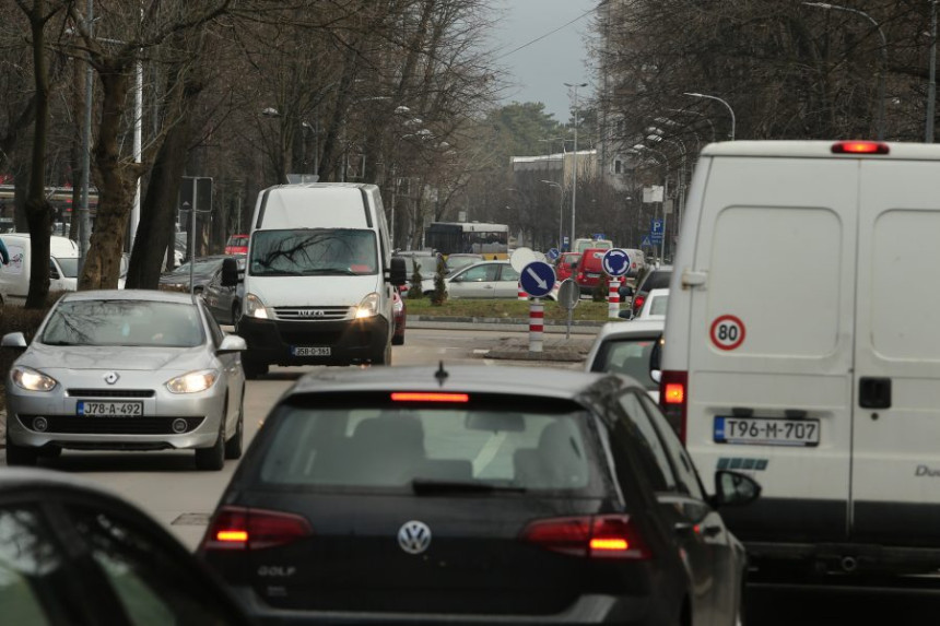 Vozači oprez zbog poledice u višim predjelima