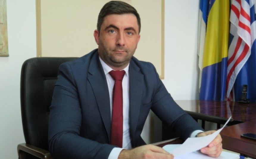 Немојте да импровизујете, Дану Српске приступите озбиљно