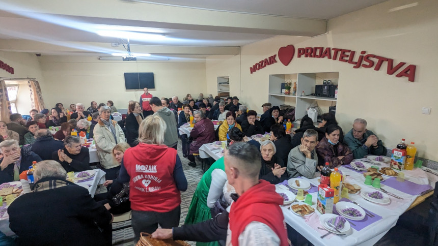 Banjaluka: Redovi za hranu ispred javne kuhinje