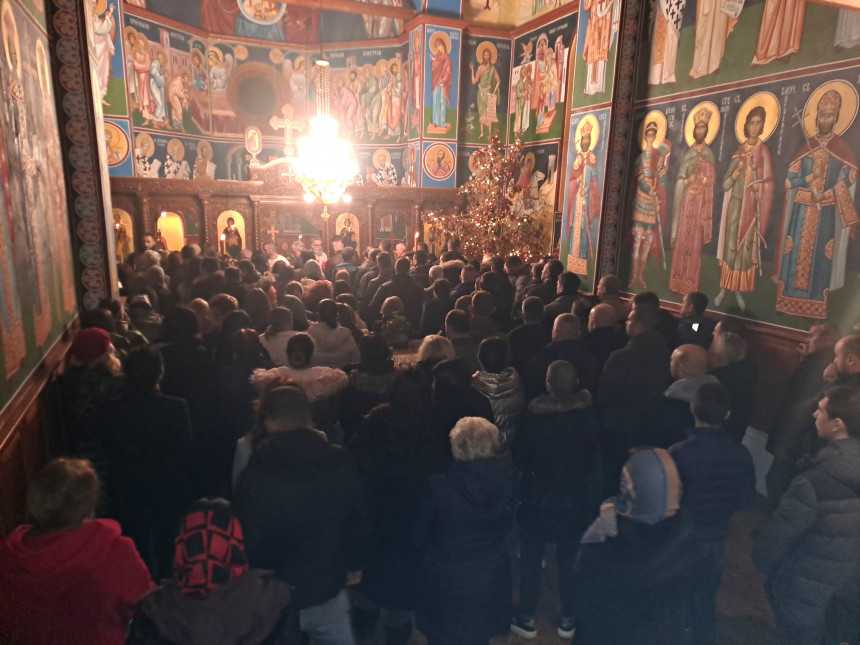 Вишеград: Велики број вјерника на божићној литургији