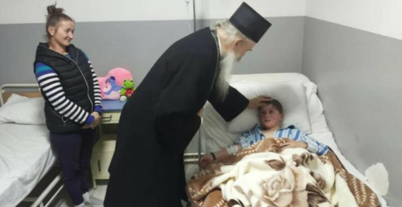 Vladika Teodosije posjetio dječake ranjene u Gotovuši