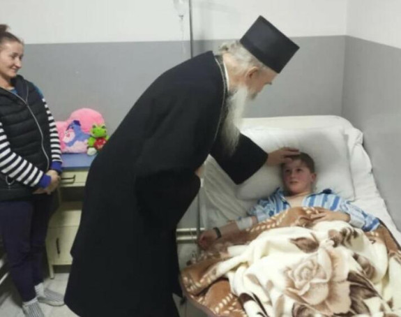 Vladika Teodosije posjetio dječake ranjene u Gotovuši