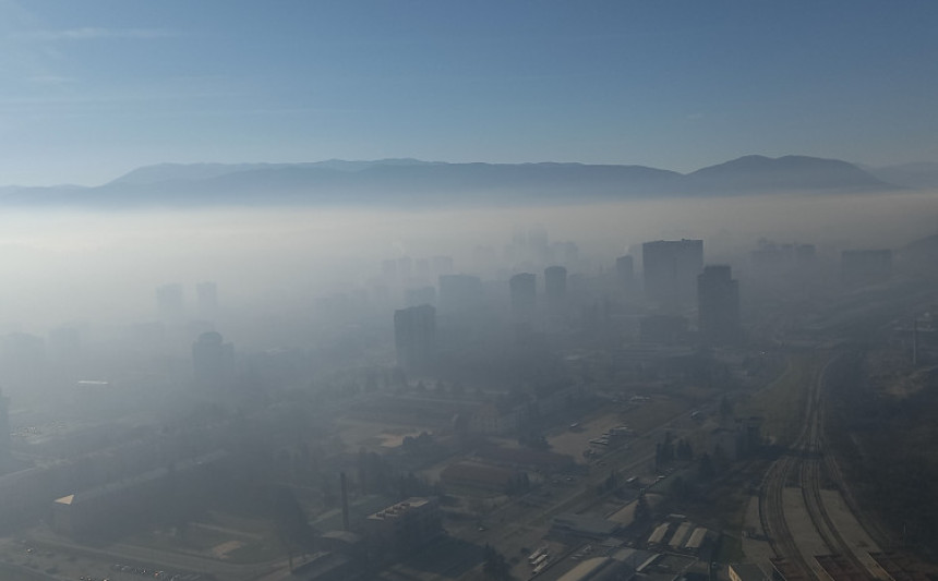 Smog i loš vazduh "okovali" Sarajevo, otkazana dva leta