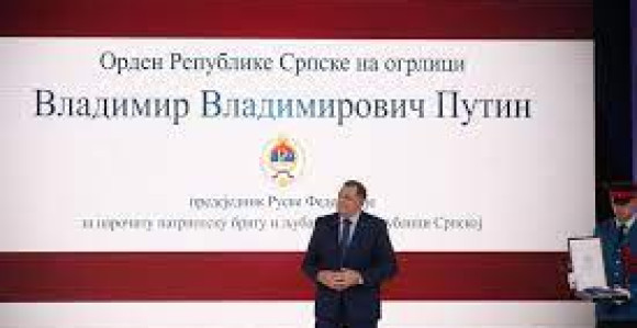 САД и ЕУ осудиле Додиково одликовање Путину