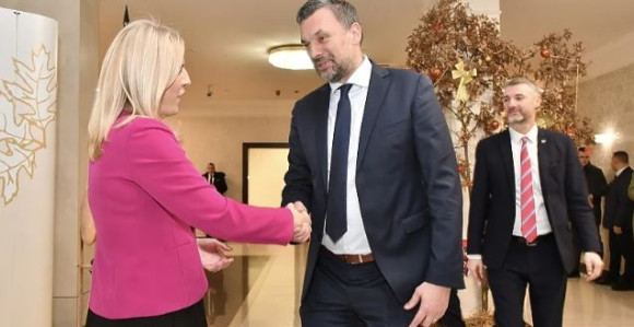 U šest institucija, u pet su ljudi kojima su istekli mandati