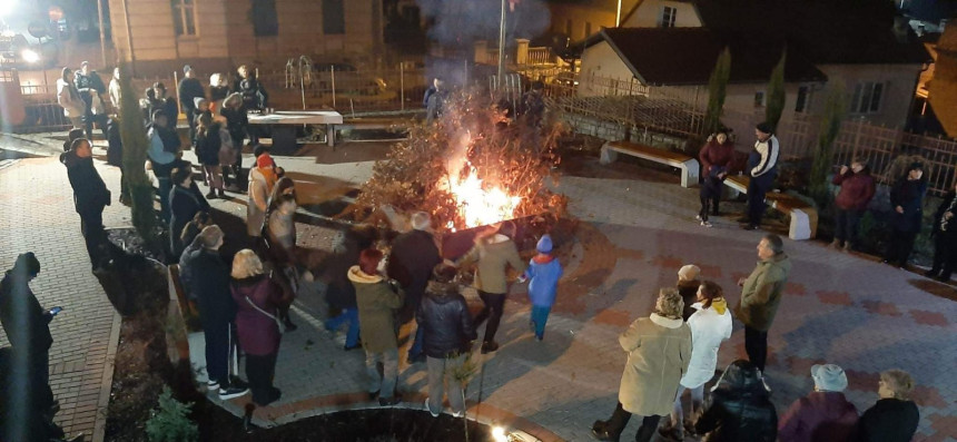 Зворник: Дочек српске Нове године испред Храма