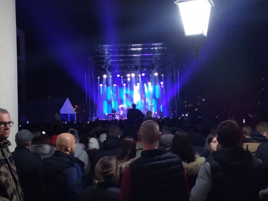 Вишеград: Хиљаде људи на концерту Марије Шерифовић