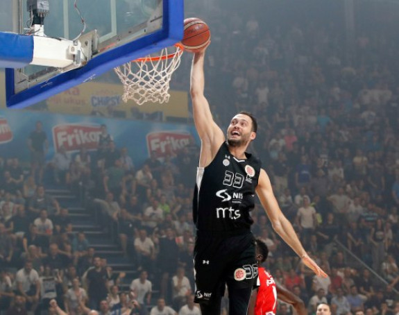 Prešao iz Zvezde u Partizan, pa tužio crno-bijele