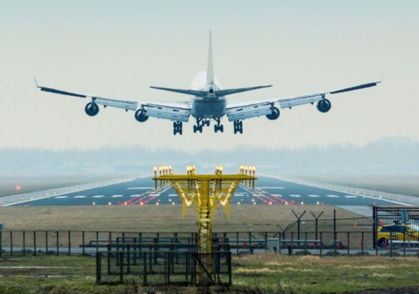 Umalo sudar dva aviona na aerodromu u Njujorku