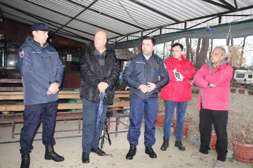 Градоначелник у обиласку: Нема разлога за панику