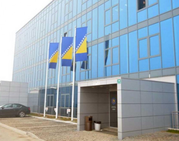 Čija struja je jača u SNSD-u, Kovačeva ili Laketina?