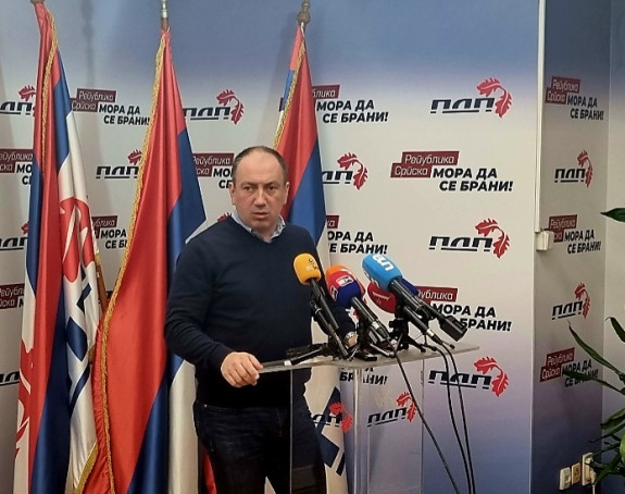 Nikšić prevario ambasadore, novinare, javnost