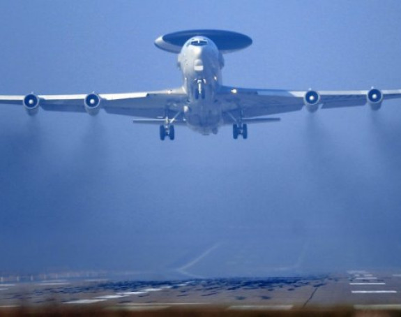 U Rumuniju stigli NATO izviđački avioni Avaks