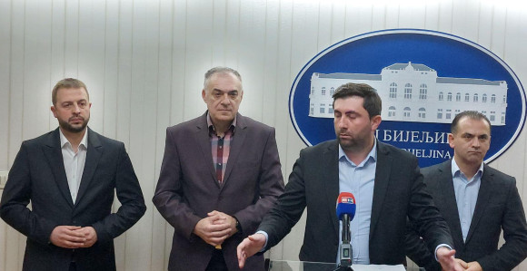 SNSD sa partnerima uvodi politički cirkus u Bijeljini