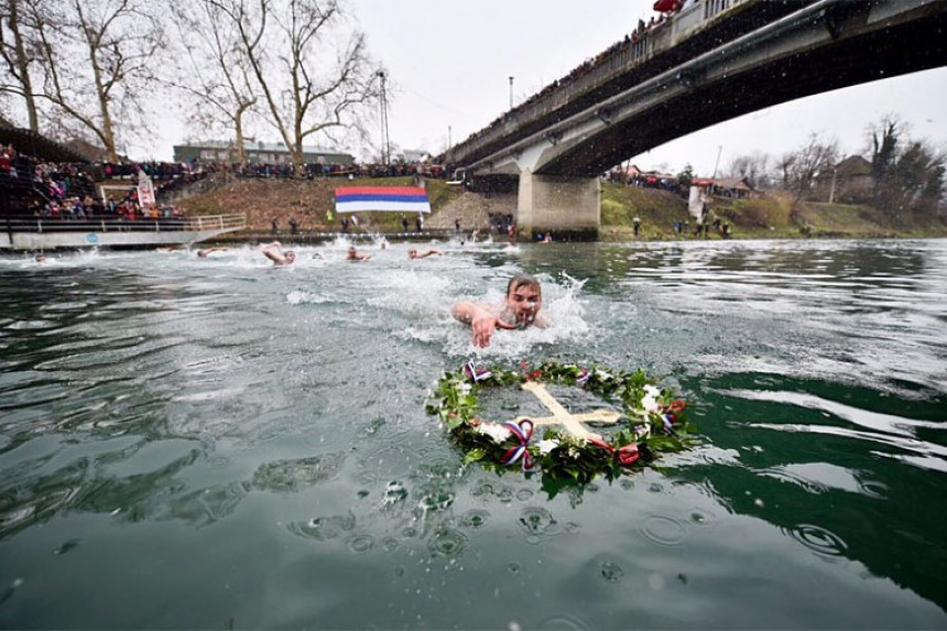 Banjaluka: Litija i plivanje za Časni krst u Vrbasu