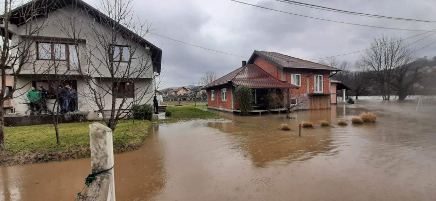 Zvornik: Poplavljene dvije kuće u Karakaju
