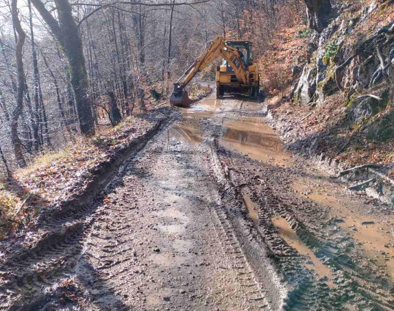 Nakon protesta ŠG Birač počeo sanaciju puta u Šekovićima
