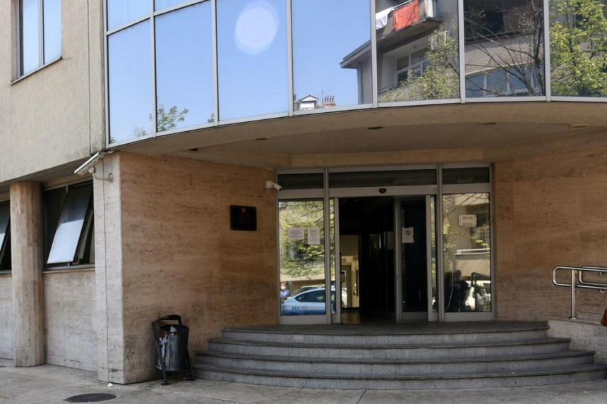 Podgorica: Iskočio kroz prozor policijske stanice