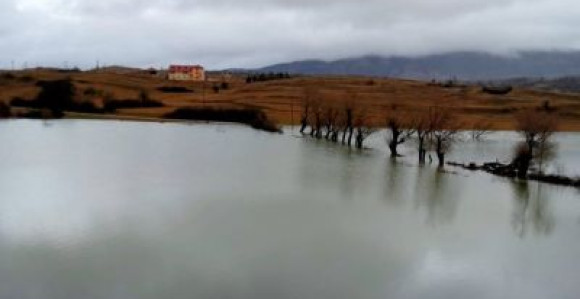Вода се излила, неколико села у Гацку одсјечено