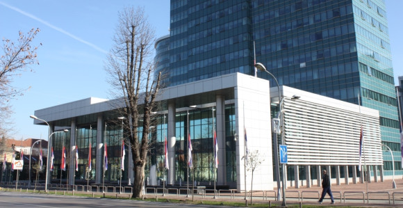 Svima na budžetu u Srpskoj plate veće za isti iznos?